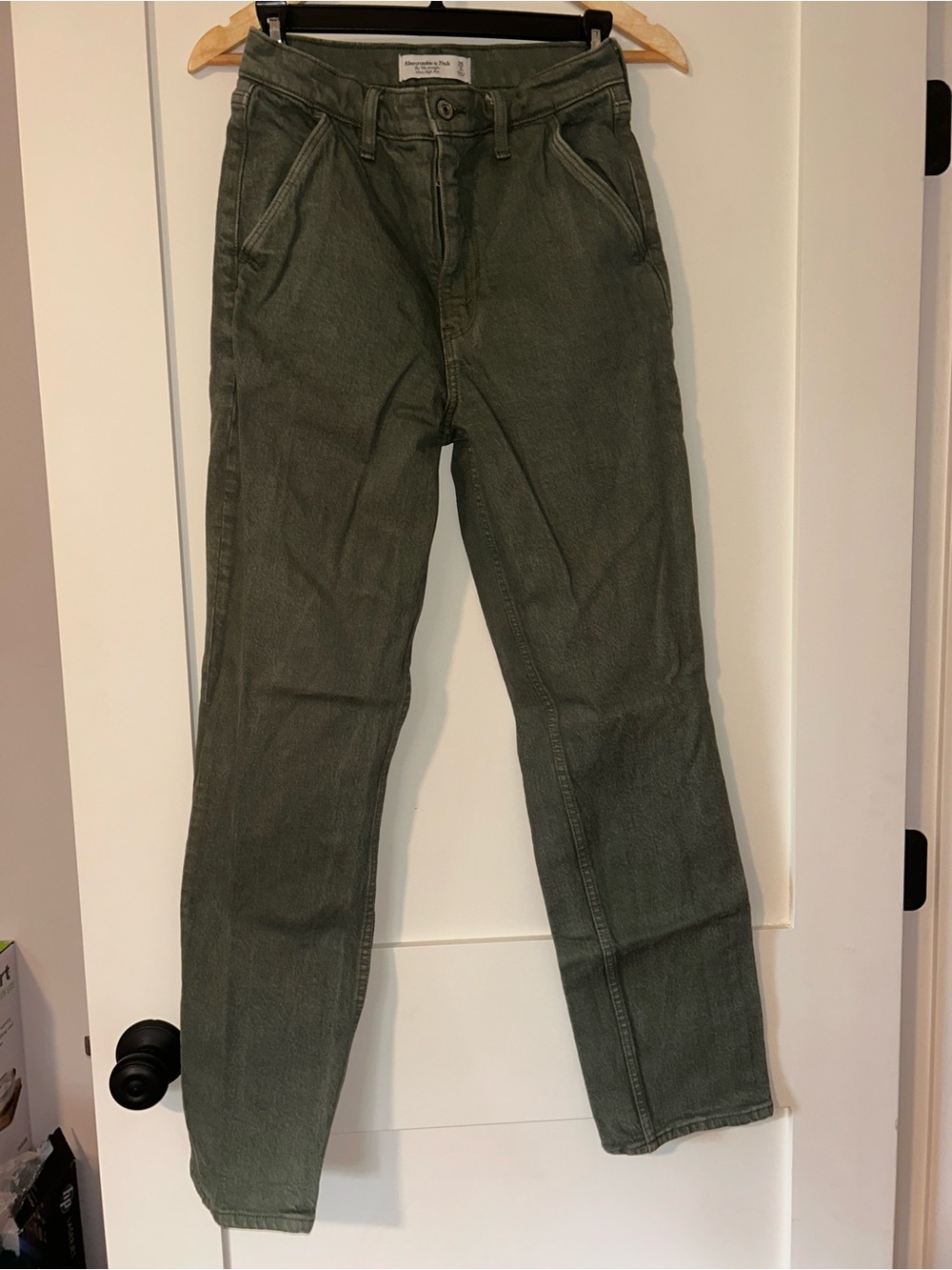 Abercrombie Women’s Ultra High Rise 90’s Straight Jean - Size 26